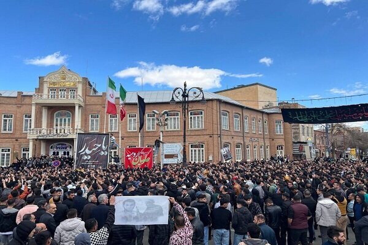 نادر قاضیپور در تجمع خبرساز ارومیه - تصویر اصلی