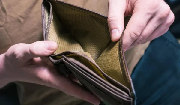شاغلان فقیر؛ وقتی دستمزد برای زندگی حداقلی کافی نیست