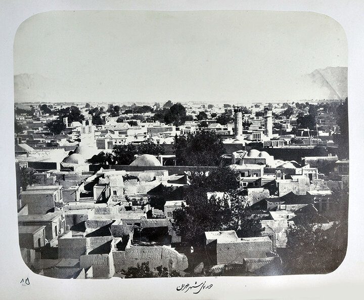 عکسهایی از تهران عصر قاجار که با خط ناصرالدینشاه توضیح داده شده