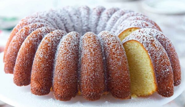 طرز تهیه کیک 8 قاشقی بدون فر؛ راحتترین کیک خانگی