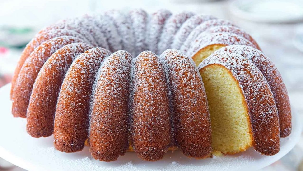 طرز تهیه کیک 8 قاشقی بدون فر؛ راحتترین کیک خانگی