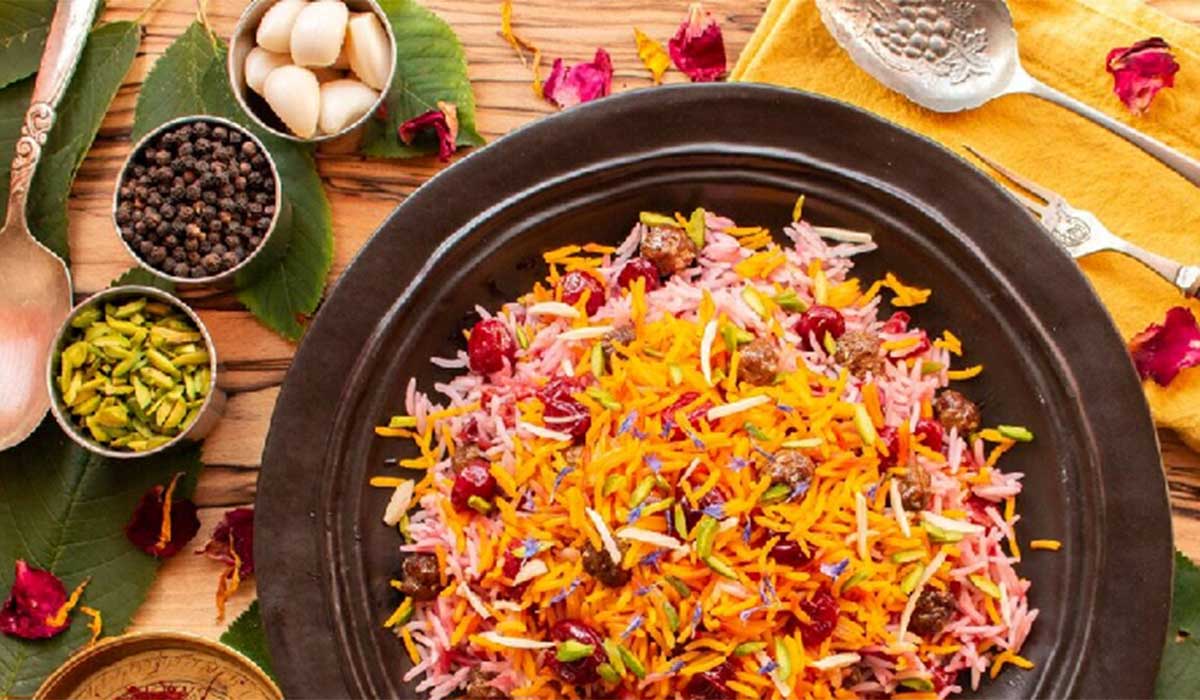 دستور تهیه آلبالو پلو با مربای آلبالو؛ یک غذای مجلسی و خوشرنگ