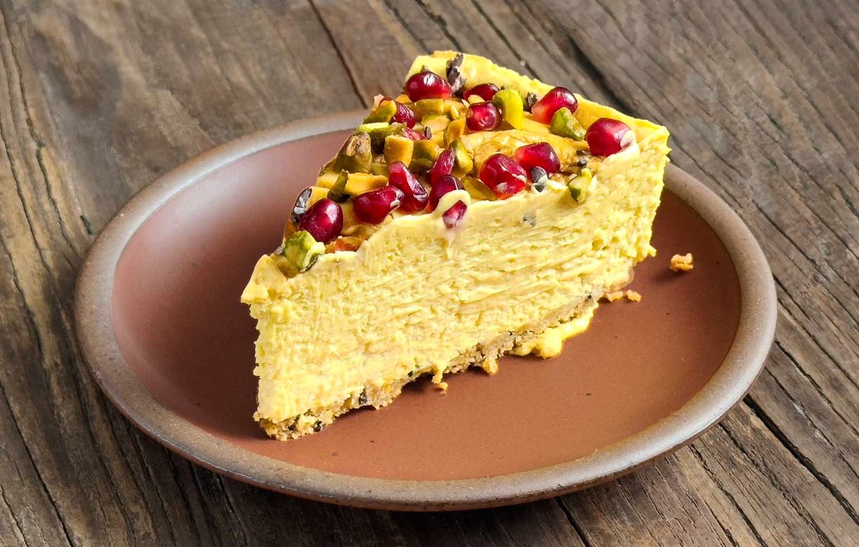 طرز تهیه چیزکیک زعفرانی فوق العاده جذاب و خوشمزه